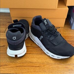 On Running Men's Black and White Cloud Sneaker